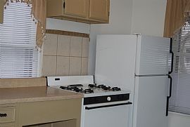 Very Nice 2 Bedroom Upper Apartment - Close to Leonard St. in Grand Rapids, MI (Photo 8 of 8)