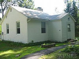 Gracious 2 Bedroom Single Family Home Near Lake  in Putnam Valley, NY