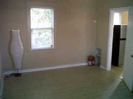 Great, Little 2 Bedroom Apartment on Quiet Street in Hollywood, FL (Photo 3 of 4)