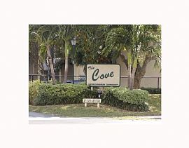 Comfy Room with Full Bath in Split Plan Condo with Utilities  in Cutler Ridge, FL