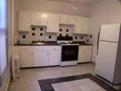 Well Maintained 1 Bedroom Apartment with Hardwood Flooring in Medford, MA