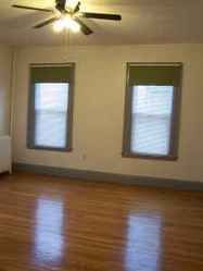 Well Maintained 1 Bedroom Apartment with Hardwood Flooring in Medford, MA (Photo 2 of 6)