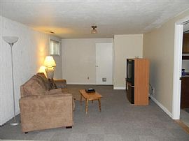 Wonderful 3 Bedroom Home - Rent Includes Utilities! in Colorado Springs, CO (Photo 9 of 11)