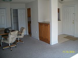 Sharp 2 Bedroom Condo in Gated Community - $795.00 in Winter Park, FL (Photo 3 of 10)