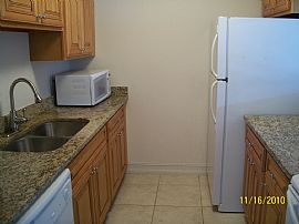 Sharp 2 Bedroom Condo in Gated Community - $795.00 in Winter Park, FL (Photo 4 of 10)