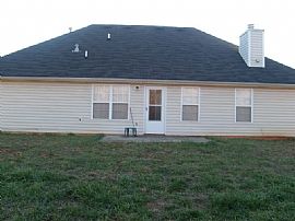 Spacious 3 Bedroom Ranch Home - Newly Renovated   in Dallas, GA (Photo 6 of 6)