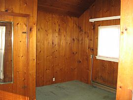 Cozy 1 Bedroom Apartment with Water View in Bremerton, WA (Photo 2 of 3)