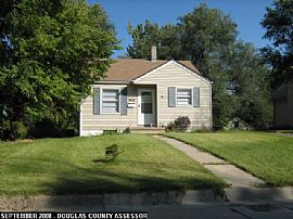 Desirable 2 Bedroom Home with Newly Remodeled Kitchen  in Omaha, NE