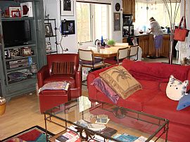 Wonderful 3 Bedroom Condo with Hardwood Floors at Treehouse  in Ann Arbor, MI (Photo 5 of 5)