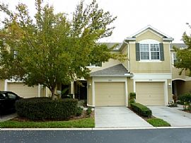 Gracious 2 Bedroom Townhouse with Bonus Room - $1095 in Sanford, FL