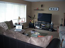 Beautiful 3 Bedroom Home in Desirable Neighborhood in Salem, OR (Photo 4 of 6)