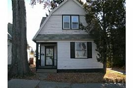 Nice 4 Bedroom Home with 4 Big Rooms - Move in Today!  in Toledo, OH