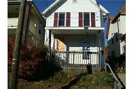 Cozy 2 Bedroom Home - Ready to Be Yours!! View Now! in Canton, OH