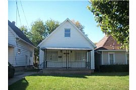 Charming 2 Bedroom Home - Ready to Move In Now!! Call! in Toledo, OH