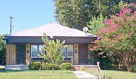 Remodeled 1 Bedroom Duplex Home with Wood Floors in Oklahoma City, OK