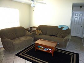 Outstanding 3 Bedroom Home with 2 Car Garage - $1095 in Orlando, FL (Photo 2 of 7)