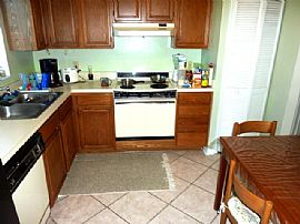 Outstanding 3 Bedroom Home with 2 Car Garage - $1095 in Orlando, FL (Photo 3 of 7)