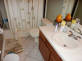 Outstanding 3 Bedroom Home with 2 Car Garage - $1095 in Orlando, FL (Photo 6 of 7)