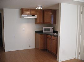 City View! Charming 1 Br and Den/or 2 Bedroom Duplex Near Sdsu in San Diego, CA (Photo 1 of 6)