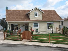 City View! Charming 1 Br and Den/or 2 Bedroom Duplex Near Sdsu in San Diego, CA (Photo 6 of 6)