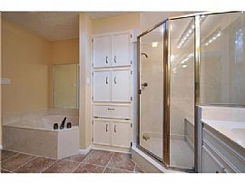 Beautifully Appointed 3 Bedroom Family Home with Updates in Austin, TX (Photo 7 of 8)