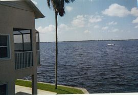 Nice 3 Bedroom Townhouse with Caloosahatchee River Frontage in Fort Myers, FL