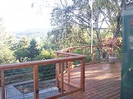 Nice 3 Bedroom Home with Beautiful Valley and River Views in Springfield, OR