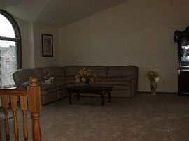 Adorable 4 Bedroom Single Family Home with Spacious Split Entry in Northfield, MN (Photo 2 of 2)