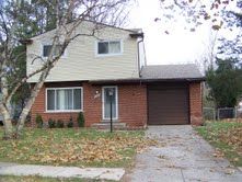 Comfortable 3 Bedroom Home with Full Basement in Farmington Hills, MI