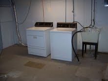 Comfortable 3 Bedroom Home with Full Basement in Farmington Hills, MI (Photo 3 of 6)