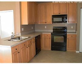 Terrific 3 Bedroom Townhouse Near FL Turnpike in Coconut Creek, FL (Photo 3 of 8)