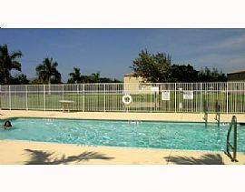 Terrific 3 Bedroom Townhouse Near FL Turnpike in Coconut Creek, FL (Photo 8 of 8)