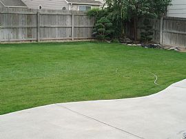 Beautiful 3 Bedroom Multilevel Home with Bay Window Kitchen in Henderson, CO (Photo 3 of 4)