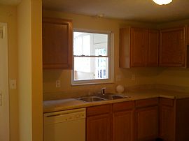 Lovely 3 Bedroom Home Near Memorial Drive in Stone Mountain, GA (Photo 2 of 12)