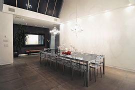 Sleek 3 Bedroom Architectural Home - Exquisitely Remodeled in Los Angeles, CA (Photo 4 of 8)