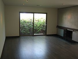 Contemporary 4 Bedroom Home - Newly Completely Remodeled   in Brentwood, CA (Photo 5 of 6)