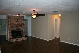 Fantastic 3 Bedroom Home with Fireplace and Fenced Yard - $1095 in Sanford, FL (Photo 2 of 10)