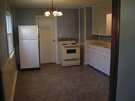 Delightful 2 Bedroom Home with Old Time Charm with Updates in Brownsburg, IN (Photo 10 of 10)