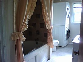 Charming 3 Bedroom Home in Quiet Neighborhood in Vinton, VA