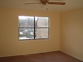 Spacious 2 Bedroom Condo with Pools, Parking, and Nightlife! in Philadelphia, PA (Photo 8 of 9)
