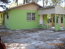 Dazzling 2 Bedroom Home on Hwy 20 in Hawthorne, FL