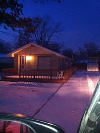 Bright, Beautiful 3 Bedroom Home with Vaulted Ceilings in Hammond, IN (Photo 2 of 7)