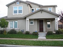 Lovely 3 Bedroom Home Near Downtown and Airport in Sacramento, CA