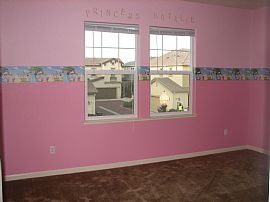 Lovely 3 Bedroom Home Near Downtown and Airport in Sacramento, CA (Photo 9 of 11)