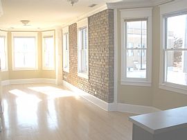 Awesome 2 Bedroom Condo Near Recreation Center in Elgin, IL (Photo 1 of 6)