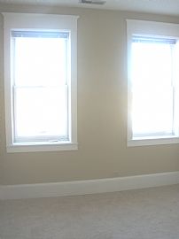 Awesome 2 Bedroom Condo Near Recreation Center in Elgin, IL (Photo 3 of 6)