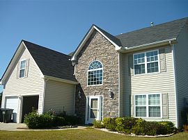 Beautiful, Contemporary 4 Bedroom Home with Privacy in Snellville, GA