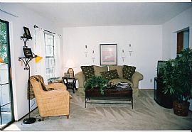 Great 1 Bedroom Apartment with Free Carport! in Overland Park, KS (Photo 2 of 4)