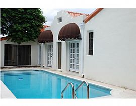 Updated 4 Bedroom Executive Home with 3600 Sq. Ft. in Coral Gables, FL (Photo 4 of 4)