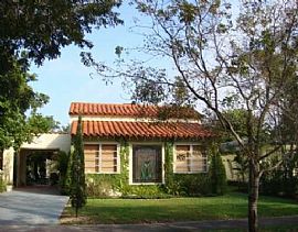 Fantastic 3 Bedroom Home with Working Fireplace in Miami, FL